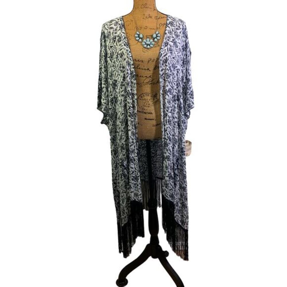 DEMOCRACY Navy Blue Floral Fringe Short Sleeve Kimono Size Medium - NWT‎